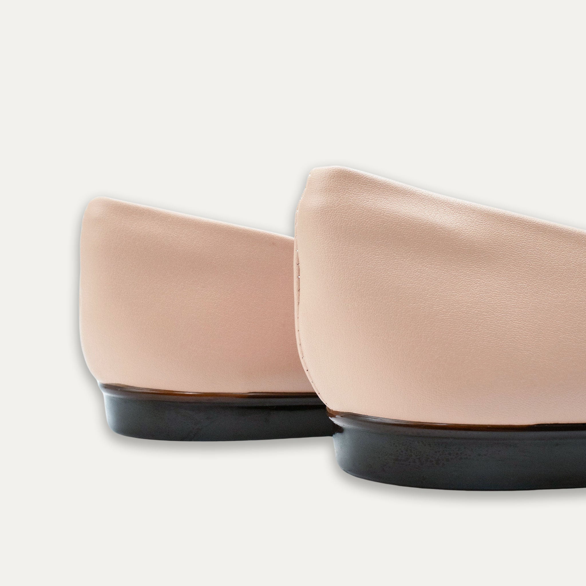 Estela Pointed Toe Flats Pele